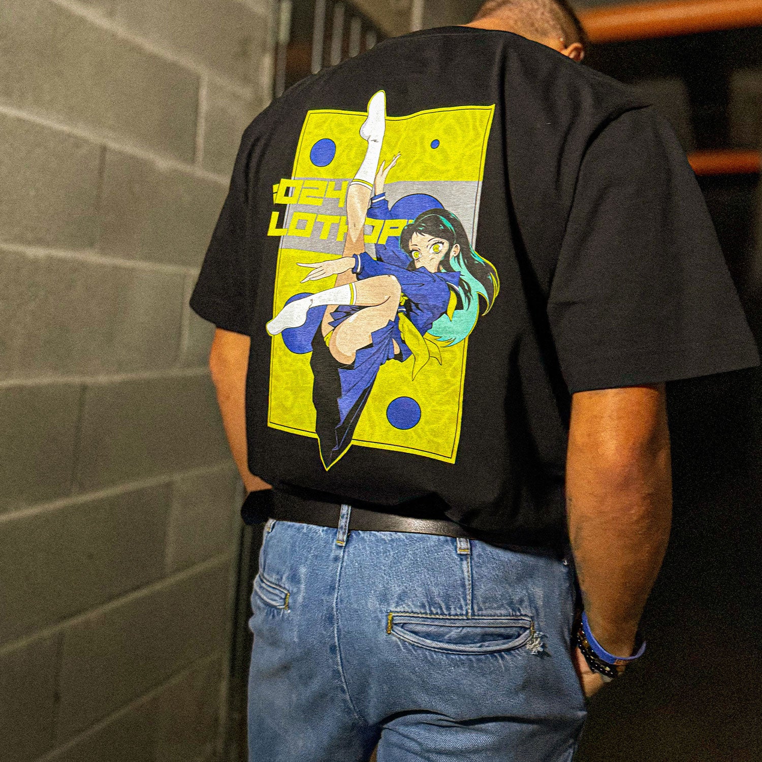 clothopia-model2-tshirt-college